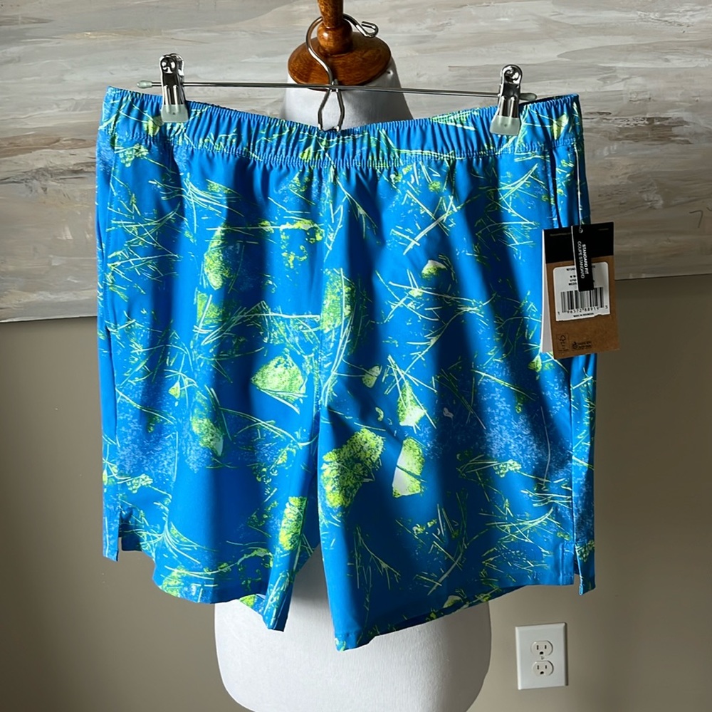 NWT The North Face standard fit “wander short”